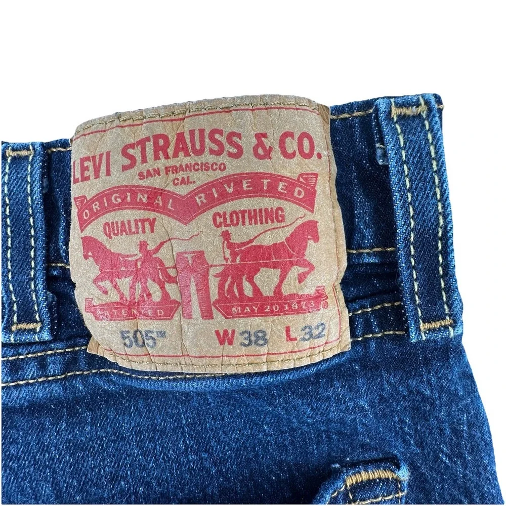 Levi's 505‎ Jeans Mens 38x32 Medium Wash Denim Classic Zip Fly